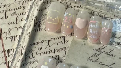 Mẫu nail sinh nhật đơn giản nhưng nổi bật với sắc hồng pastel.